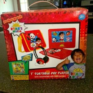 7” portable dvd player NEW